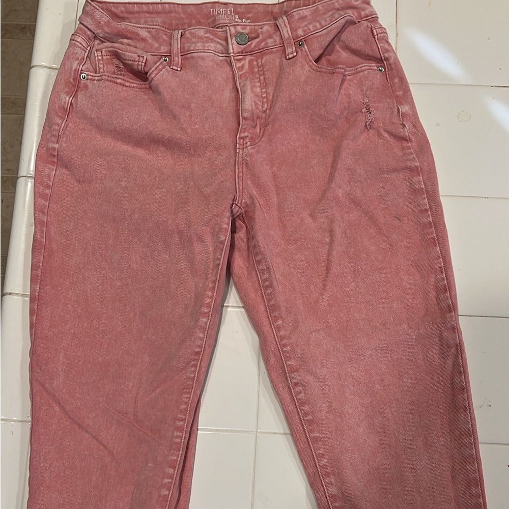 Pink cropped jeans